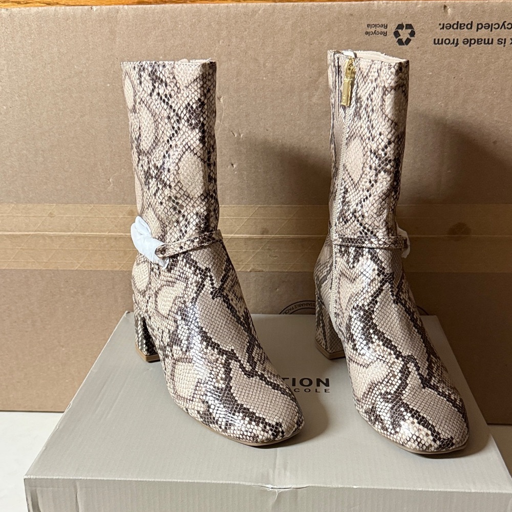 Reaction by Kenneth Cole LACEY JEWEL BOOTIE